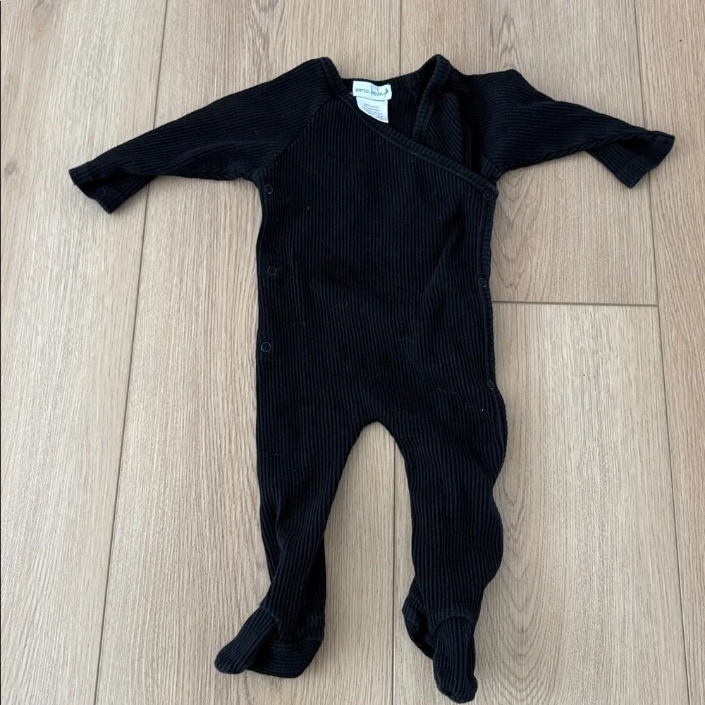 Oona Baby Ribbed Footed One Piece‎ 9-12M Black Wrap Snap Pajamas